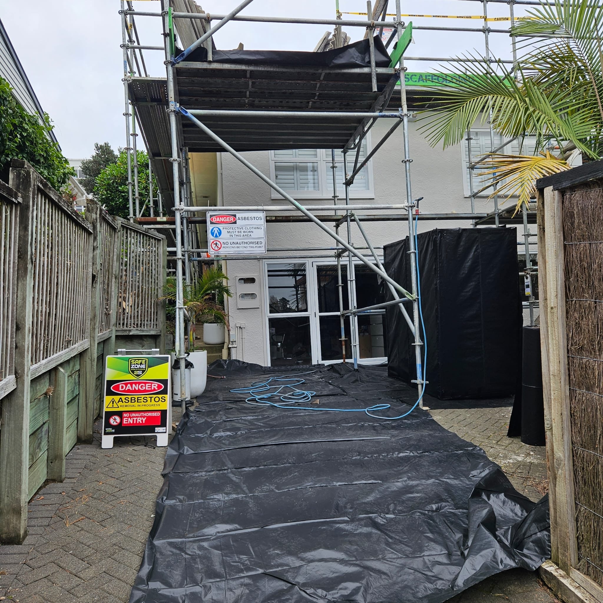 Mobile Hire - 2m Bay One Lift